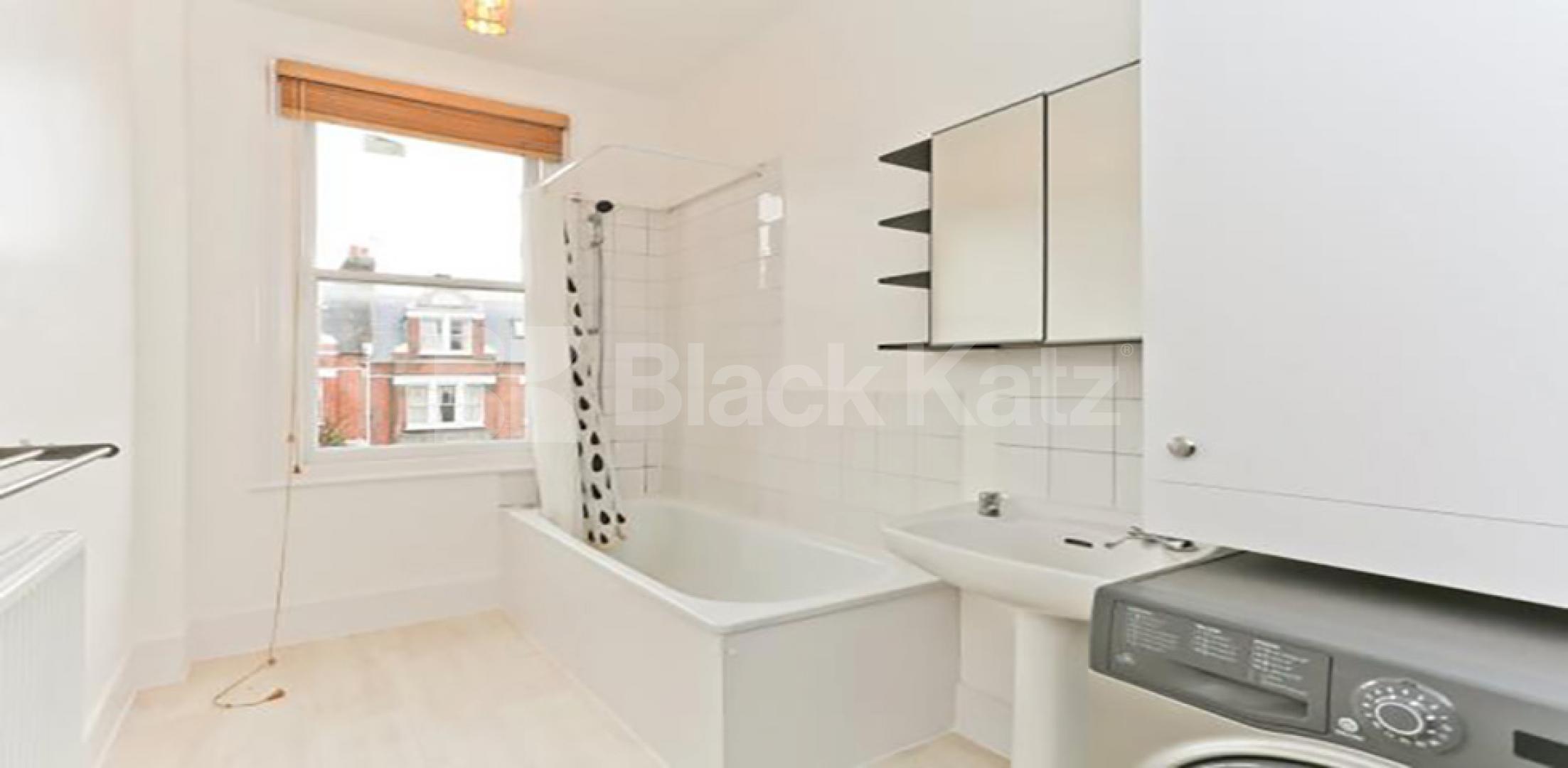 			SPACIOUS 1 BED APARTMENT, 1 Bedroom, 1 bath, 1 reception Apartment			 Whitehall Park , ARCHWAY N19